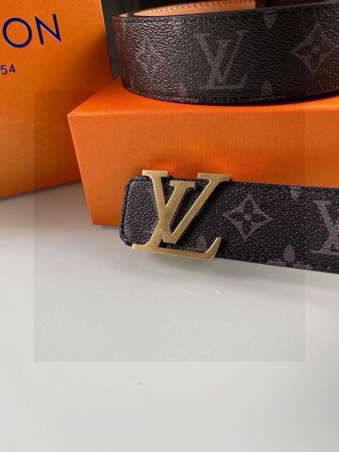 L Genuine leather belt V delivery 3 to 7 working days