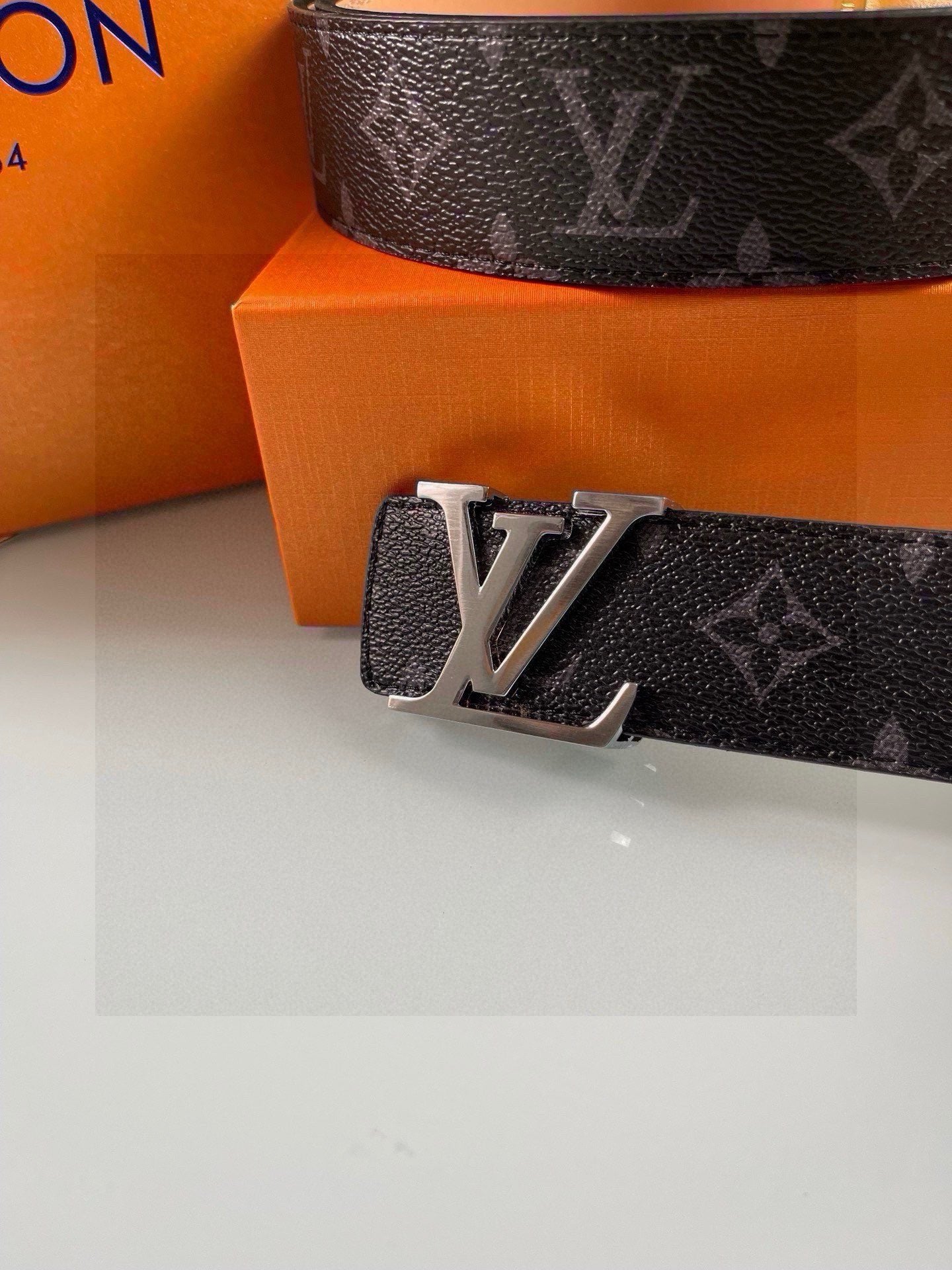 L Genuine leather belt V delivery 3 to 7 working days