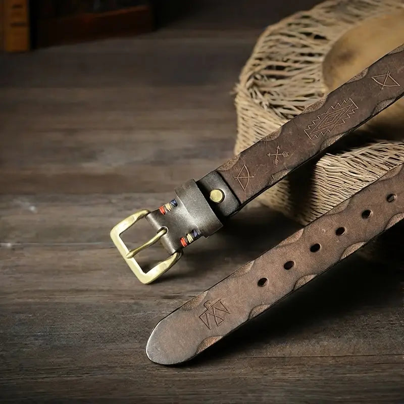 Leather retro and personalized pin buckle belt