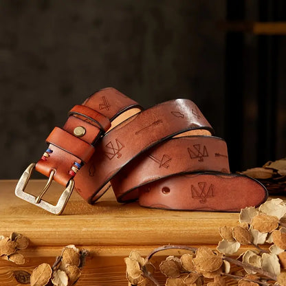 Leather retro and personalized pin buckle belt